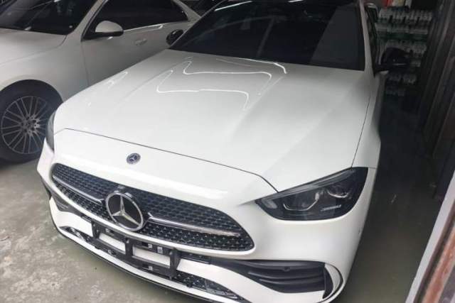 Mercedes-Benz C-Class 2024 Facelifted C-Class 260 L Night Edition Sports Version usado