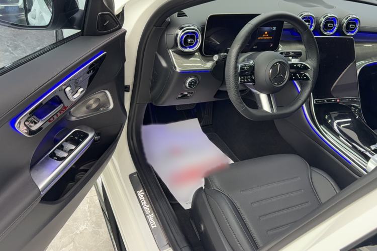 Used Mercedes-Benz C-Class 2024 Facelifted C-Class 260 L Night Edition Sports Version Interior 1