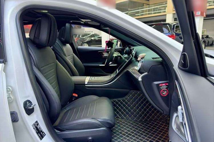 Used Mercedes-Benz C-Class 2024 Facelift C 260 L Night Edition Sport Version Interior 1