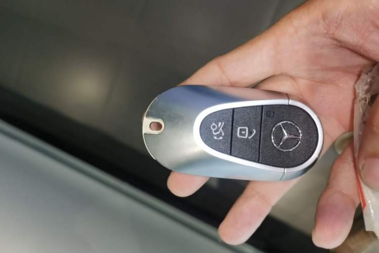 Used Mercedes-Benz C-Class 2024 Facelifted C-Class 260 L Night Edition Sports Version Interior 1
