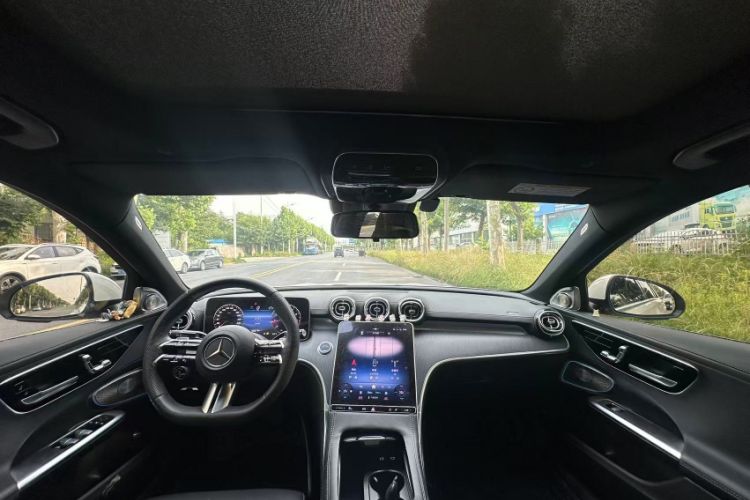 Used Mercedes-Benz C-Class 2024 C 260 L 4MATIC Sport Edition Interior 1
