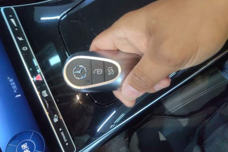 Used Mercedes-Benz C-Class 2024 Facelifted C-Class 260 L Night Edition Sports Version Interior 1