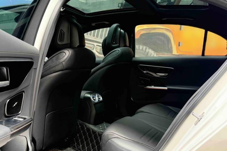 Used Mercedes-Benz C-Class 2024 Restyled C-Class 260 L Sport Edition Interior 2