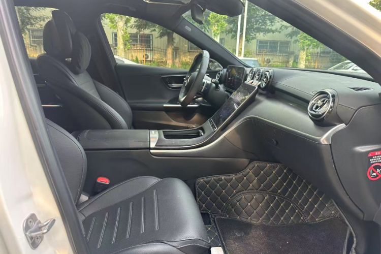 Used Mercedes-Benz C-Class 2024 C 260 L 4MATIC Sport Edition Interior 2