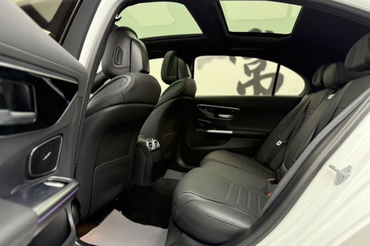 Used Mercedes-Benz C-Class 2024 Second Facelift C 260 L Sport Edition Interior 3