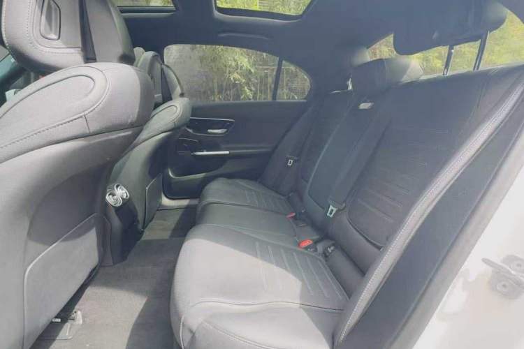 Used Mercedes-Benz C-Class 2024 Second Facelift C 260 L Sport Edition Interior 3