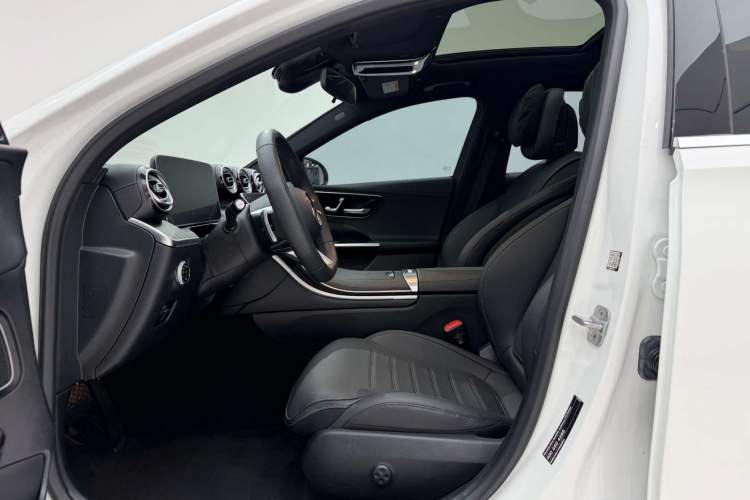 Used Mercedes-Benz C-Class 2024 Second Facelift C 260 L Sport Edition Interior 4