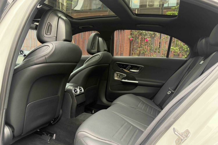 Used Mercedes-Benz C-Class 2024 Facelift C 260 L Night Edition Sport Version Interior 4