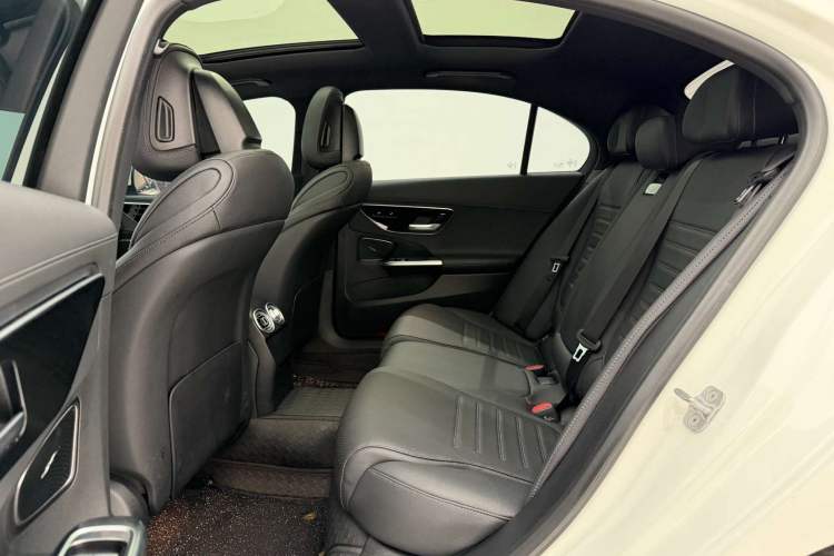 Used Mercedes-Benz C-Class 2024 Second Facelift C 260 L Sport Edition Interior 4