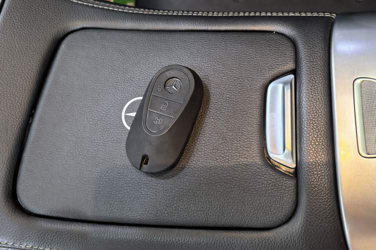 Used Mercedes-Benz C-Class 2024 Second Facelift C 260 L Sport Edition Interior 4
