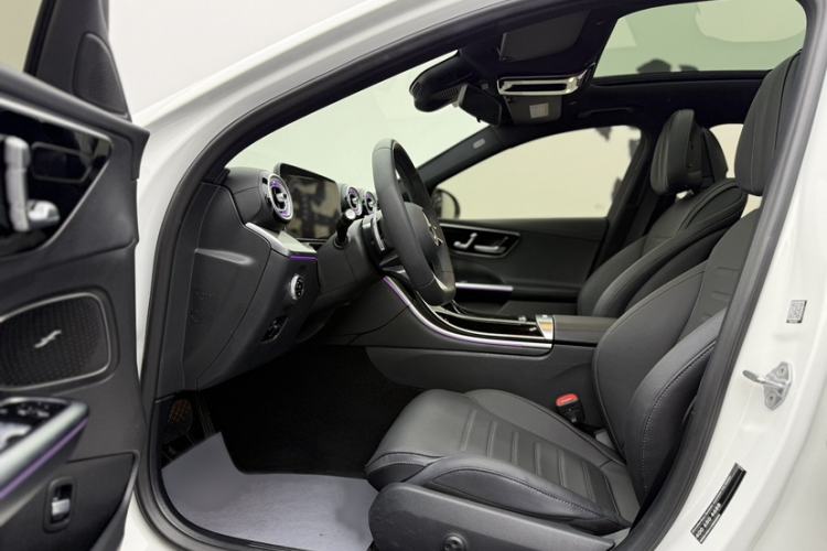 Used Mercedes-Benz C-Class 2024 Second Facelift C 260 L Sport Edition Interior 4