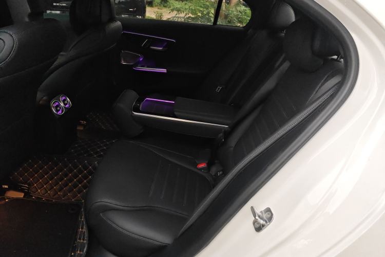 Used Mercedes-Benz C-Class 2024 Second Facelift C 260 L Sport Edition Interior 4