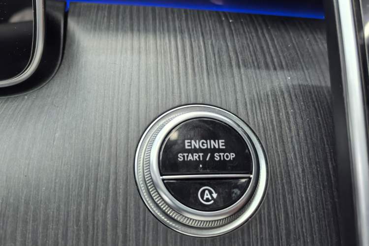 Used Mercedes-Benz C-Class 2024 C 200 L Sport Edition Interior 5
