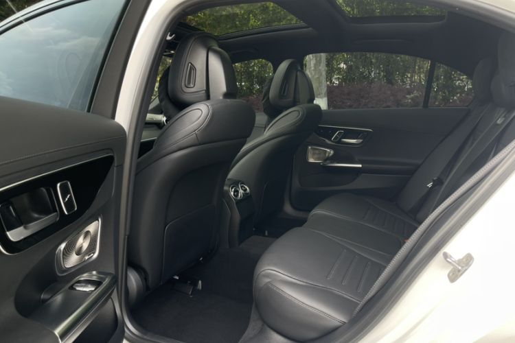 Used Mercedes-Benz C-Class 2024 Facelifted C-Class 260 L Night Edition Sports Version Interior 5