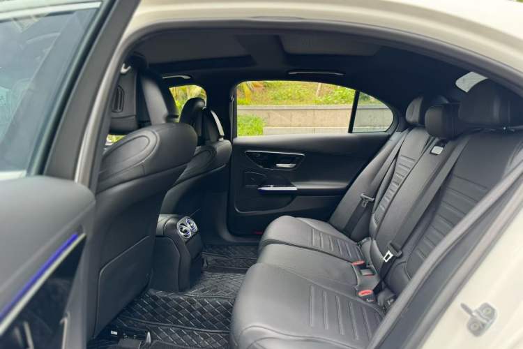 Used Mercedes-Benz C-Class 2024 Second Facelift C 260 L Sport Edition Interior 5