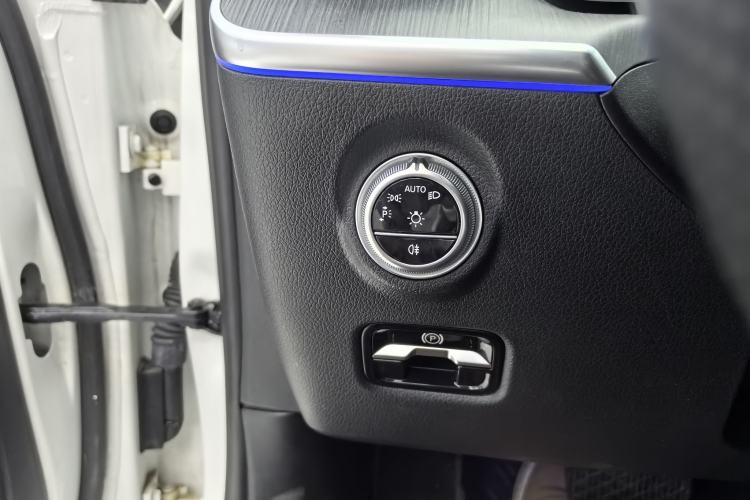 Used Mercedes-Benz C-Class 2024 C 200 L Sport Edition Interior 9
