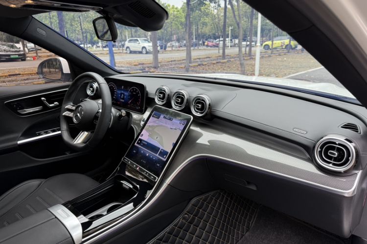Used Mercedes-Benz C-Class 2024 Restyled C 260 L Sport Edition Interior 9