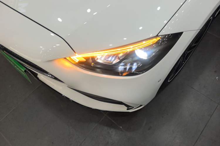 Used Mercedes-Benz C-Class 2024 Facelifted C-Class 260 L Night Edition Sports Version Left Front Headlight
