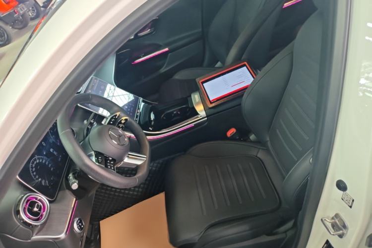 Used Mercedes-Benz C-Class 2024 Restyled C 260 L Sport Edition Left Front Seat