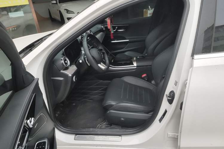 Used Mercedes-Benz C-Class 2024 Restyled C 260 L Sport Edition Left Front Seat