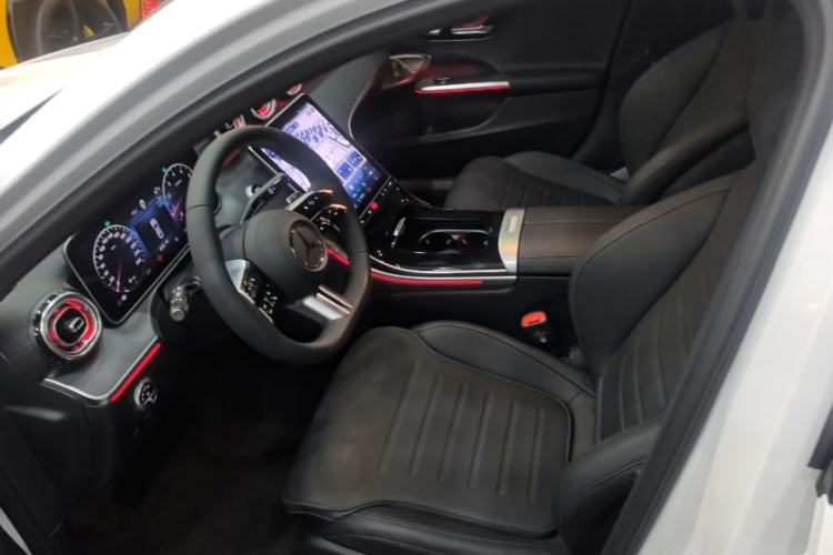 Used Mercedes-Benz C-Class 2024 Facelifted C-Class 260 L Night Edition Sports Version Left Front Seat