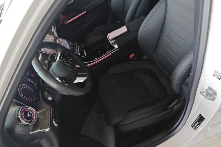 Used Mercedes-Benz C-Class 2024 Second Facelift C 260 L Starry Night Sport Edition Left Front Seat