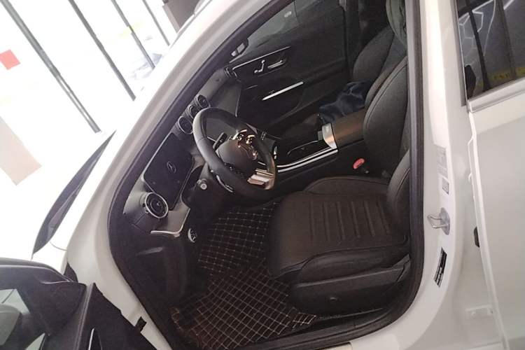 Used Mercedes-Benz C-Class 2024 Restyled C 200 L Sport Edition Left Front Seat
