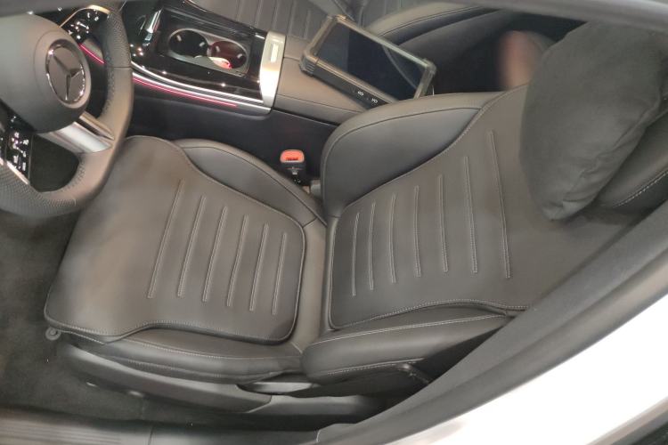 Used Mercedes-Benz C-Class 2024 Facelifted C-Class 260 L Night Edition Sports Version Left Front Seat