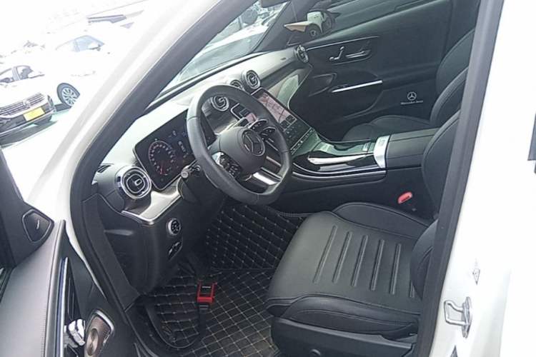 Used Mercedes-Benz C-Class 2024 Facelift C 260 L Night Edition Sport Version Left Front Seat