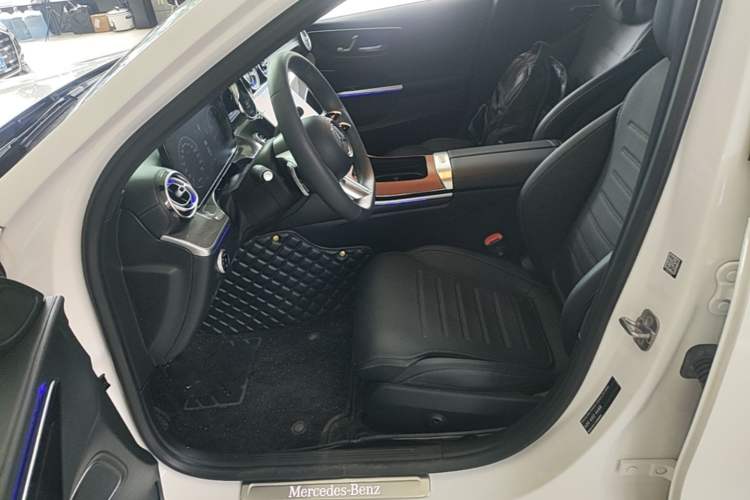 Used Mercedes-Benz C-Class 2024 Second Facelift C 260 L Sport Edition Left Front Seat