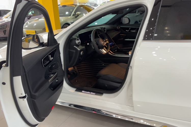 Used Mercedes-Benz C-Class 2024 Restyled C 260 L Sport Edition Left Front Seat