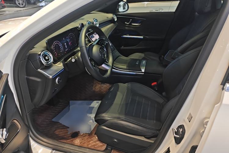 Used Mercedes-Benz C-Class 2024 Restyled C 260 L Sport Edition Left Front Seat