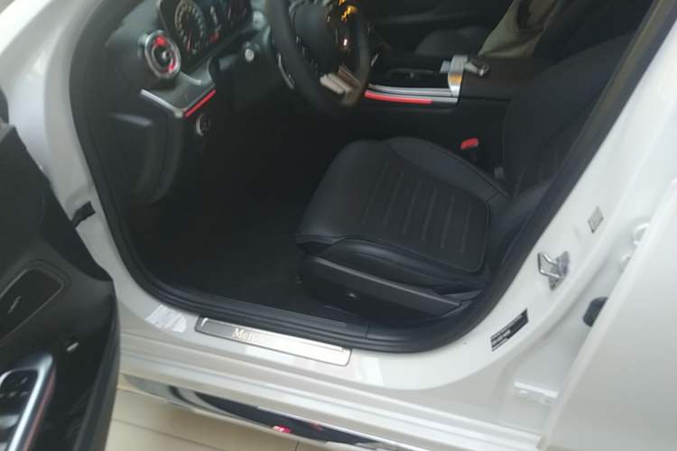 Used Mercedes-Benz C-Class 2024 Restyled C 260 L Sport Edition Left Front Seat