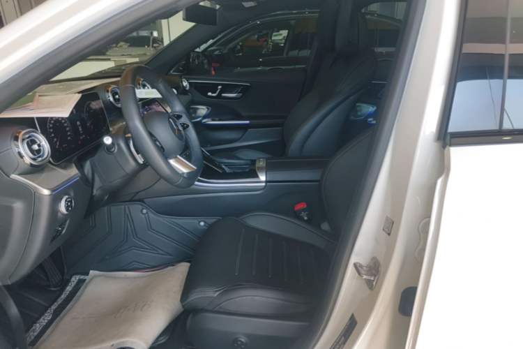 Used Mercedes-Benz C-Class 2024 Second Facelift C 260 L Starry Night Sport Edition Left Front Seat