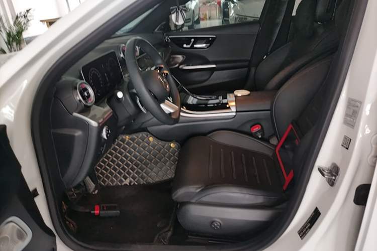 Used Mercedes-Benz C-Class 2024 Facelift C 260 L Night Edition Sport Version Left Front Seat