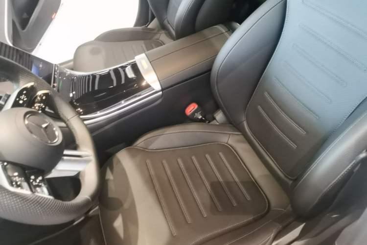 Used Mercedes-Benz C-Class 2024 Facelifted C-Class 260 L Night Edition Sports Version Left Front Seat