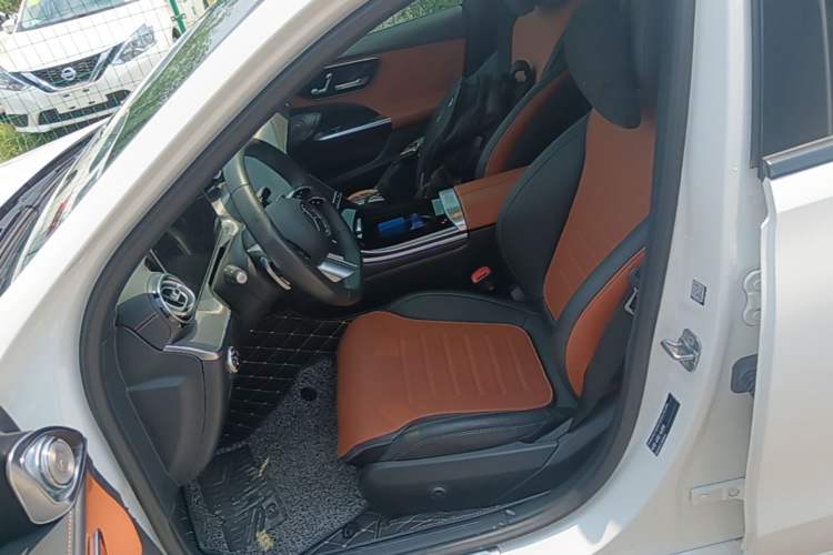 Used Mercedes-Benz C-Class 2024 Restyled C 260 L Sport Edition Left Front Seat
