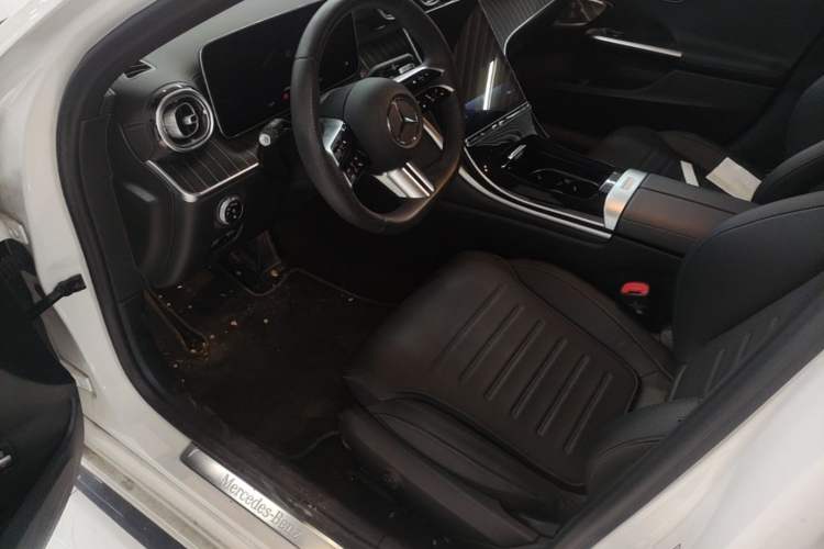 Used Mercedes-Benz C-Class 2024 Facelifted C-Class 260 L Night Edition Sports Version Left Front Seat