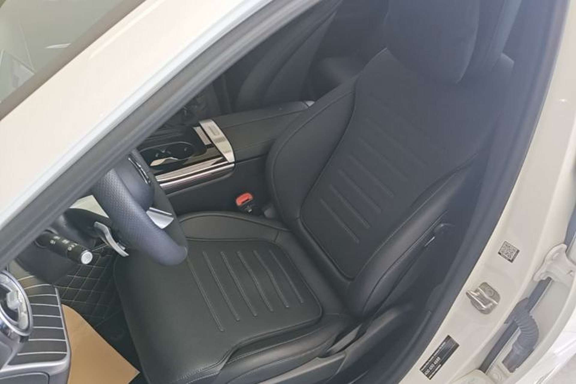 Used Mercedes-Benz C-Class 2024 Second Facelift C 260 L Sport Edition Left Front Seat