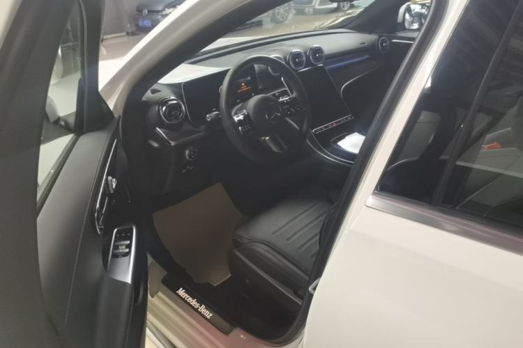 Used Mercedes-Benz C-Class 2024 Restyled C 260 L 4MATIC Sport Edition Left Front Seat