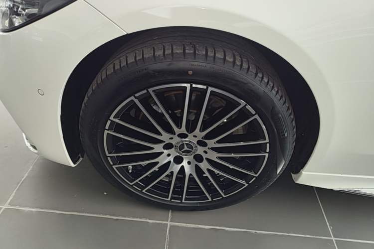 Used Mercedes-Benz C-Class 2024 Second Facelift C 260 L Sport Edition Left Front Wheel Hub