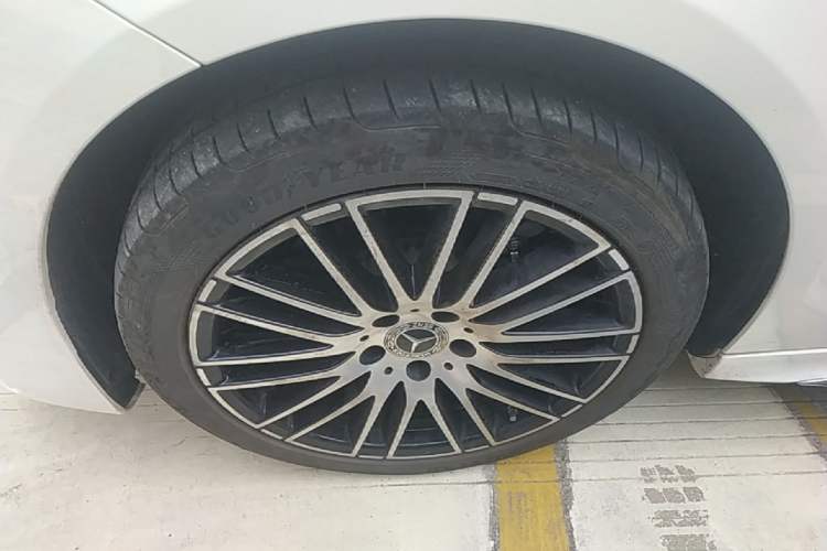 Used Mercedes-Benz C-Class 2024 Restyled C 260 L Sport Edition Left Front Wheel Hub