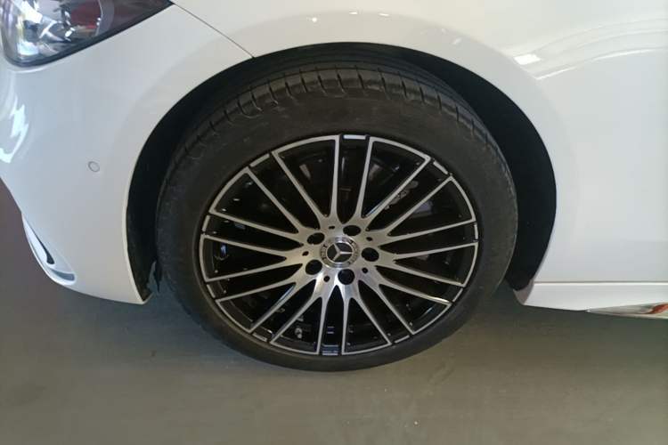 Used Mercedes-Benz C-Class 2024 C 200 L Sport Edition Left Front Wheel Hub