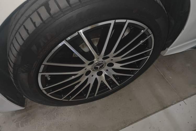 Used Mercedes-Benz C-Class 2024 Restyled C 260 L Sport Edition Left Front Wheel Hub
