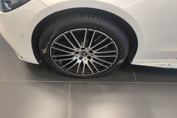 Used Mercedes-Benz C-Class 2024 Restyled C 260 L Sport Edition Left Front Wheel Hub
