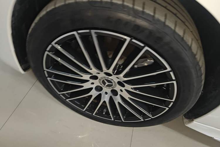 Used Mercedes-Benz C-Class 2024 Restyled C 260 L Sport Edition Left Front Wheel Hub
