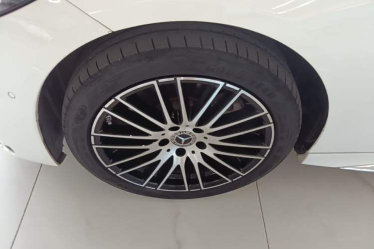 Used Mercedes-Benz C-Class 2024 Restyled C 260 L Sport Edition Left Front Wheel Hub