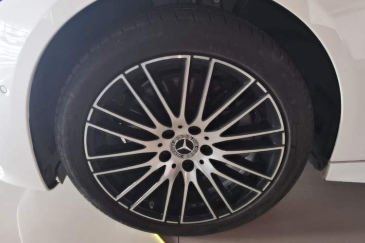 Used Mercedes-Benz C-Class 2024 Second Facelift C 260 L Sport Edition Left Front Wheel Hub