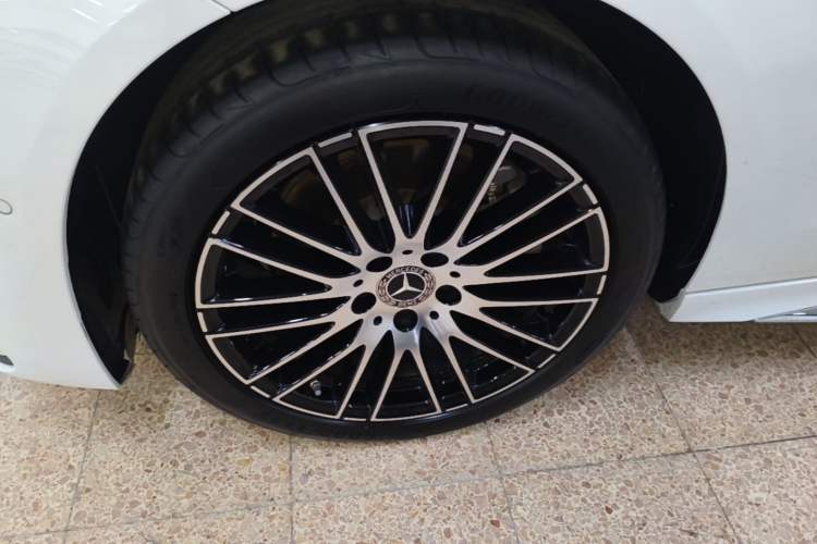 Used Mercedes-Benz C-Class 2024 Restyled C 260 L Sport Edition Left Front Wheel Hub