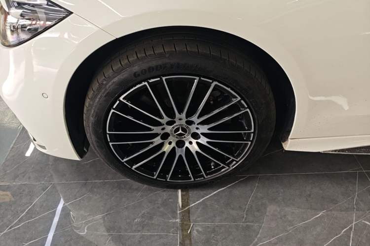 Used Mercedes-Benz C-Class 2024 Restyled C 260 L Sport Edition Left Front Wheel Hub